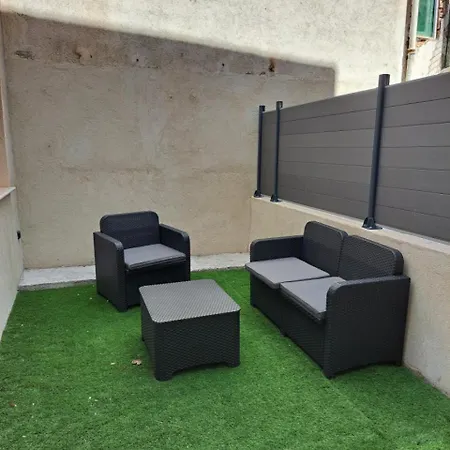 3 Pieces A 5 Minutes De La N7 * Сен-Лоран-дю-Вар